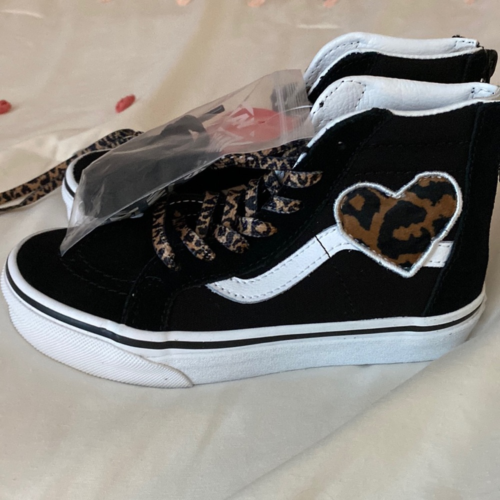 New High Top Heart Leopard Print Size 13 Vans. new with tags